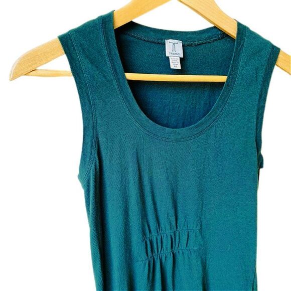 𝅺tristan Forest Green Tank Top - Picture 2 of 3
